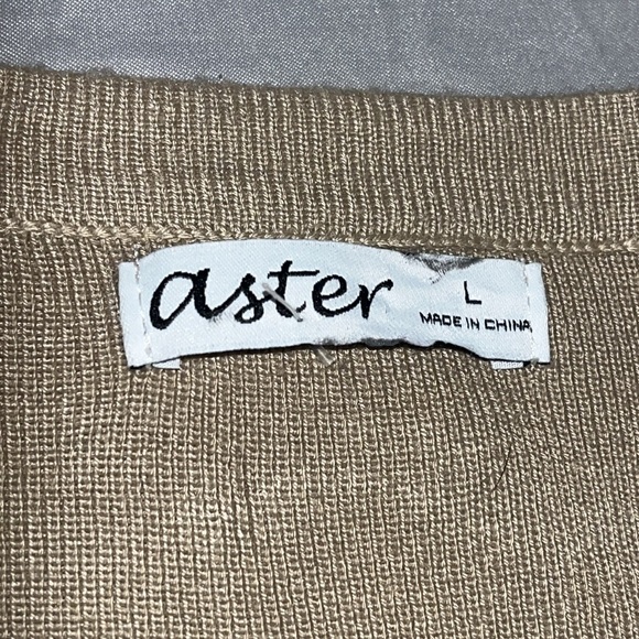 Aster Women’s Tan Surplice Lightweight Knit Sweater Dress size large - Picture 5 of 13